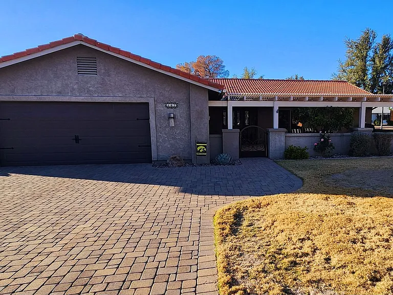 587 Leisure World — Photo 1
