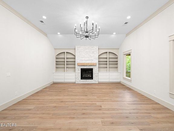 4th image of 125 Saloli Way