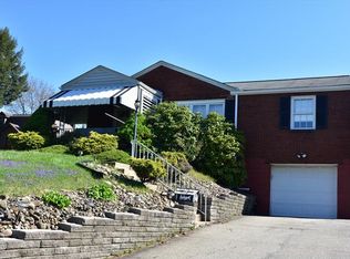 3607 Outlook Dr, West Mifflin, PA 15122