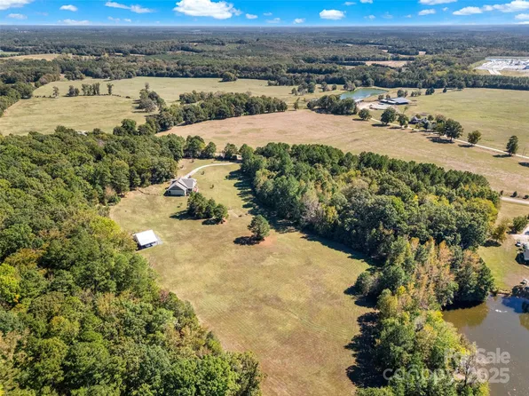 1725 Woods Rd, Chester, SC 29706