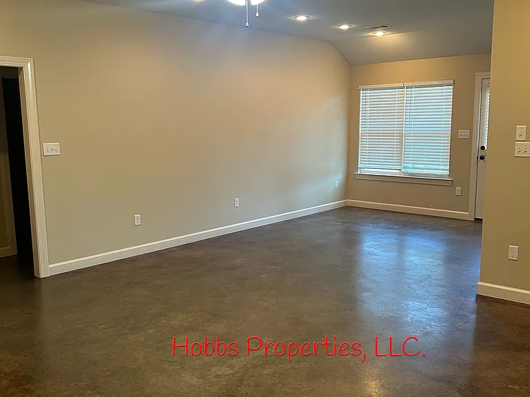 67 Briarwood St — Photo 4