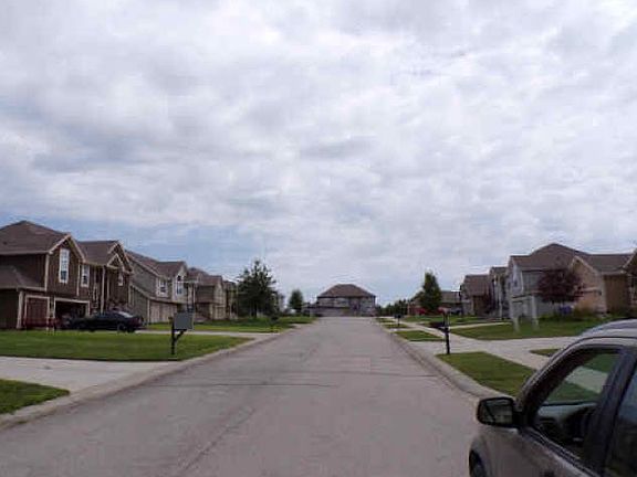 3rd image of 2700 Sycamore Ct