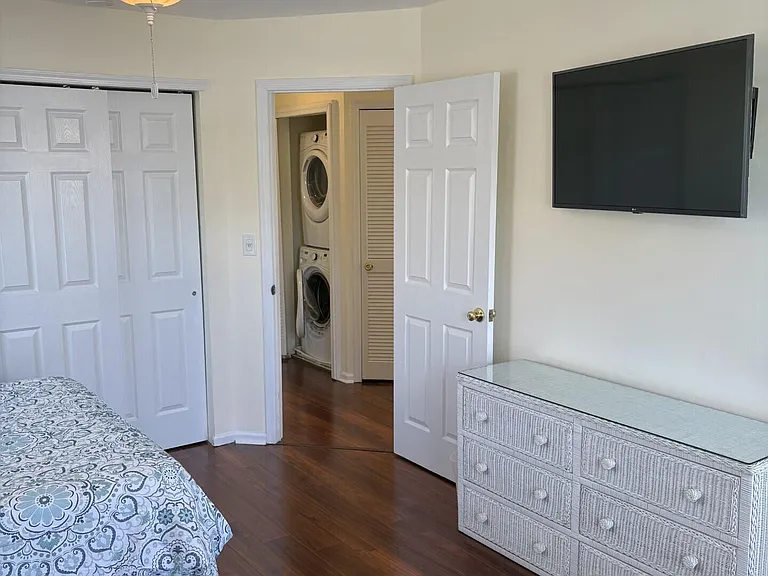 520 3rd Ave — Photo 16