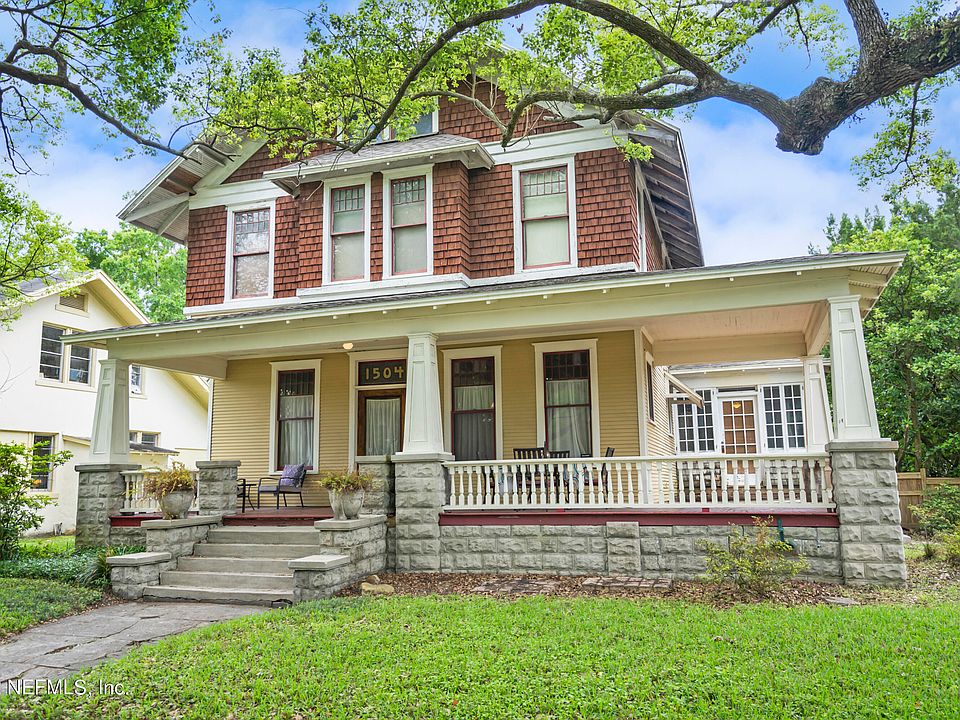 1st image of 1504 Barrs St