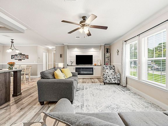 3rd image of 500 Southern Pines Dr.
