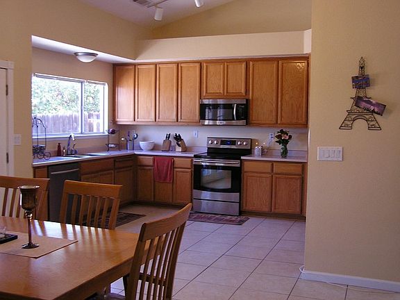 3rd image of 681 W Mount Diablo Ave