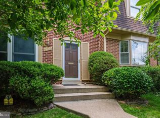 6725 Surreywood Ln, Bethesda, MD 20817