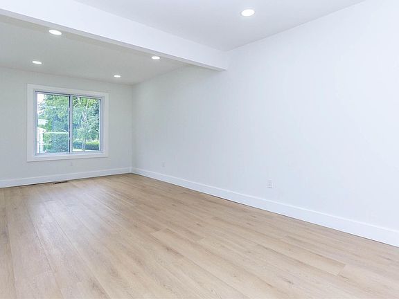 5th image of 34640 Princeton Dr