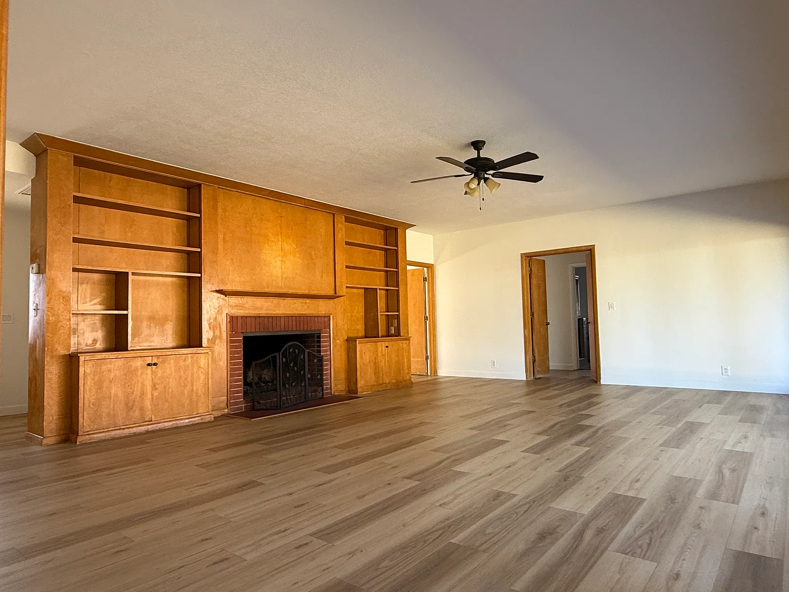 3 bed, 1837 sqft, $4,799 — Photo 2