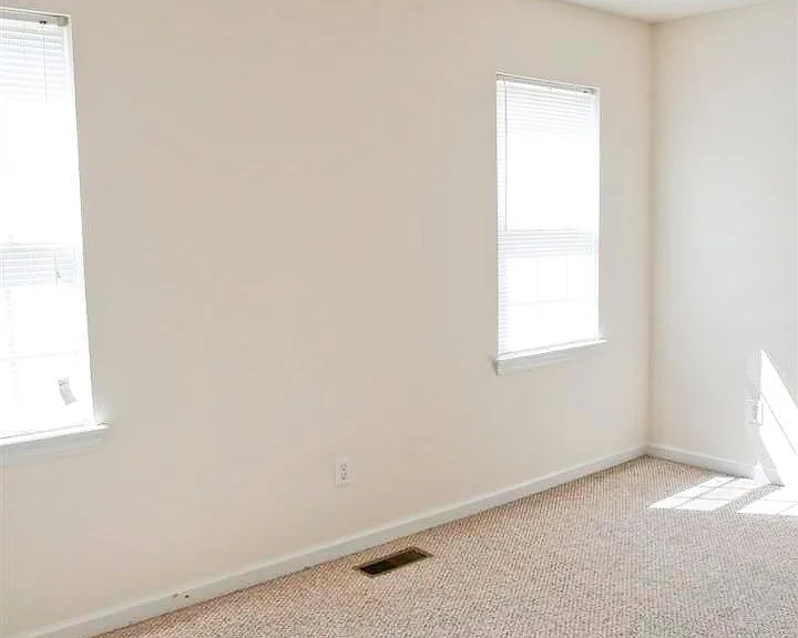 121 W Ivybridge Dr — Photo 16