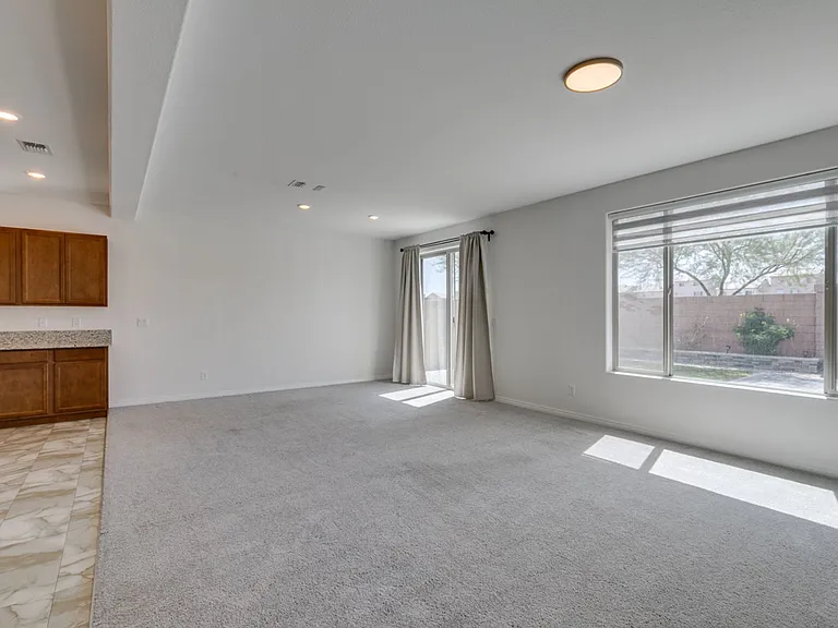 10303 Dallington St — Photo 10