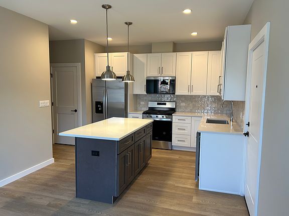 2nd image of 1721 W Wrightwood Ave #B