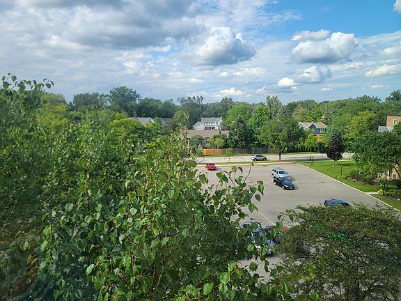 4th image of 245 S Park Ln Unit 405