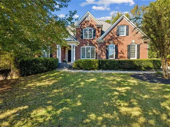 6380 Fox Creek Dr, Cumming, GA 30040