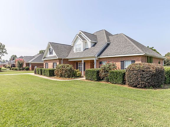 5th image of 104 Ginko Ln