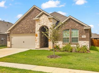 10305 Rambling Brooks Ln, Aubrey, TX 76227