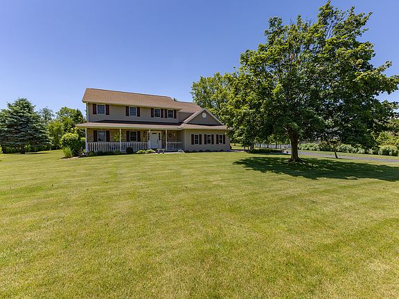 3rd image of 881 Pheasant Run Rd