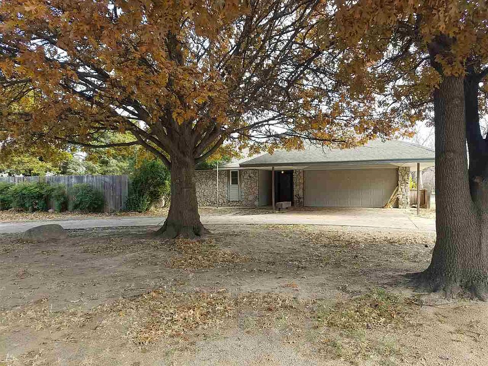 1st image of 670 Oakdale Dr