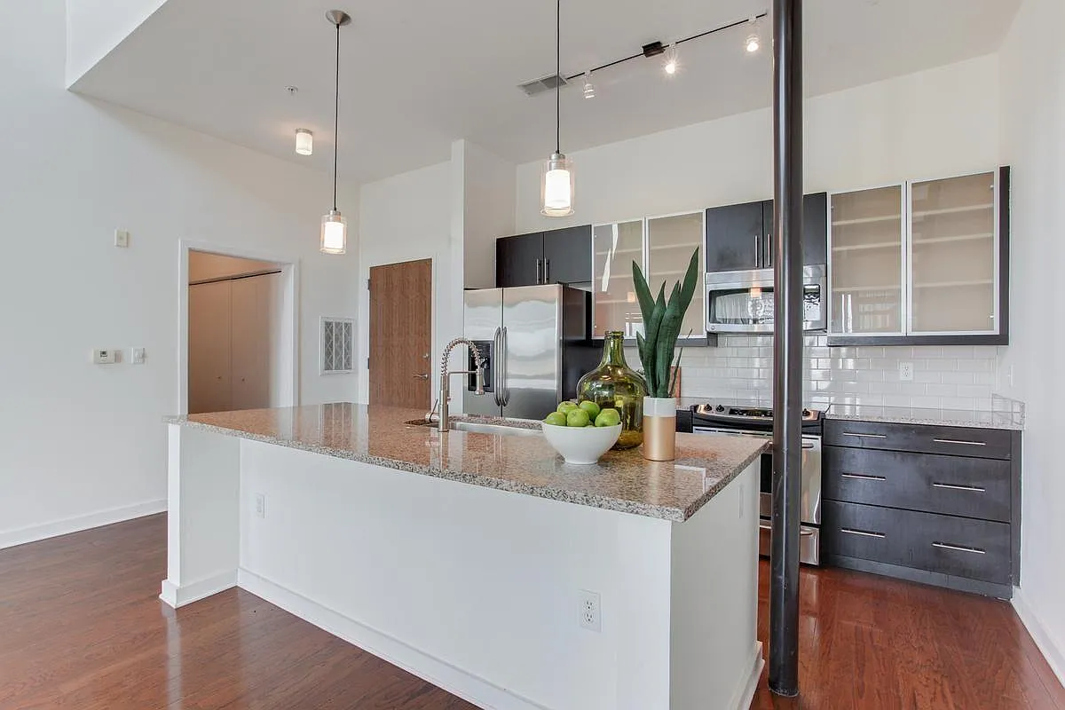 2 bed, 1139 sqft, $2,800 — Photo 4