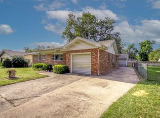239 Greenway Rd, Arkansas City, KS 67005