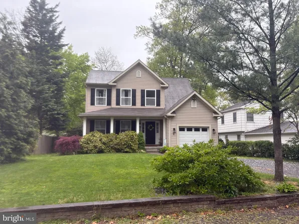 11 Evergreen Rd, Mount Laurel, NJ 08054