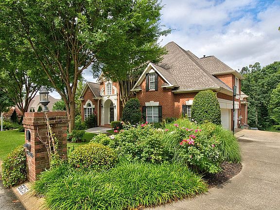 3rd image of 5625 Mountain Breeze Dr
