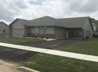 9488 Romeldale Ln, Roscoe, IL 61073
