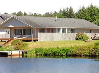 185 Canal Dr SE, Ocean Shores, WA 98569