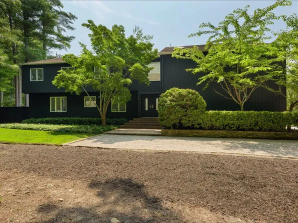 https://photos.zillowstatic.com/fp/fefe0a77c189066c63098602d513d718-p_e.webp