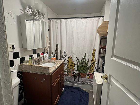 5th image of 3622 S Parnell Ave #3