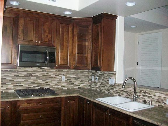3rd image of 10950 Bloomfield St Unit 208