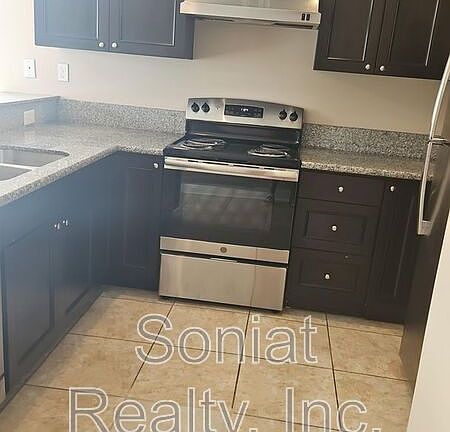 3rd image of 2824 Spain St