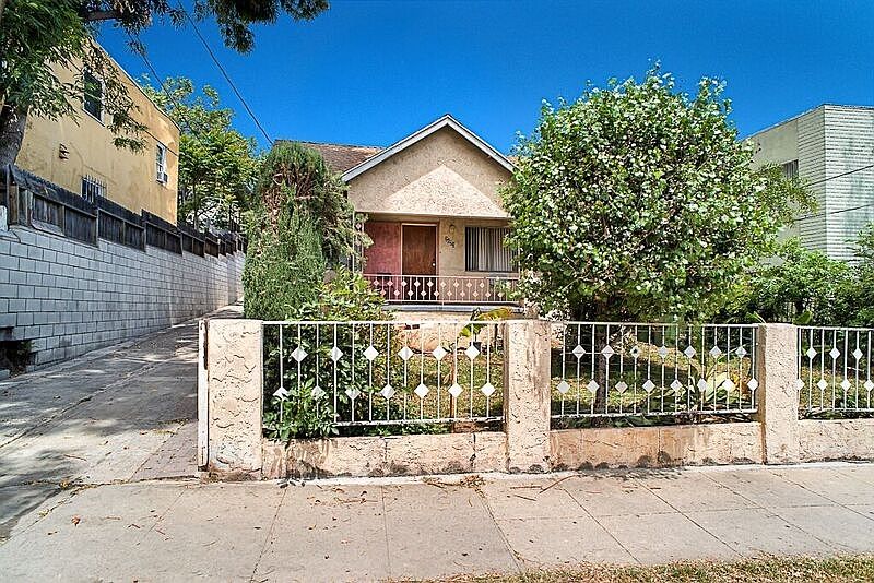 1st image of 2623 Bellevue Ave