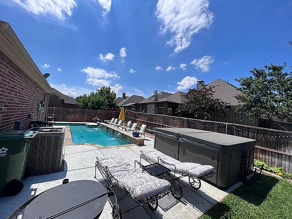 3rd image of 6833 Swallow Ln