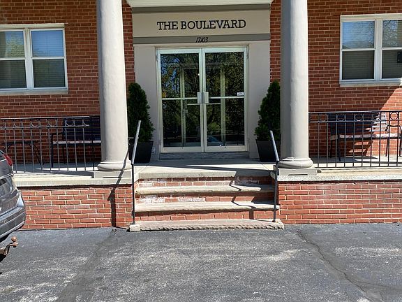 Welcome to your new home at 
THE BOULEVARD!