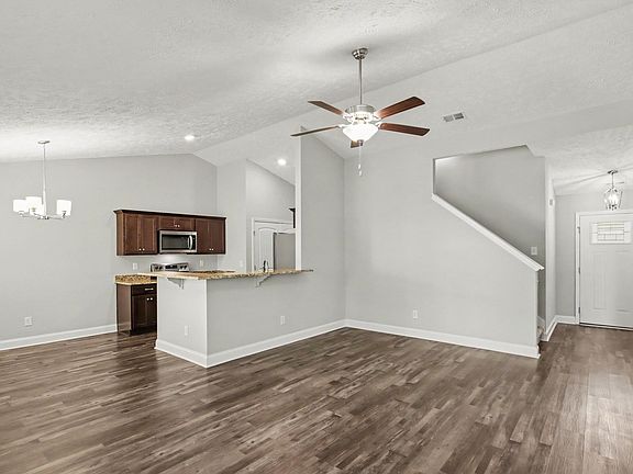 3rd image of 273 Green Hills Dr