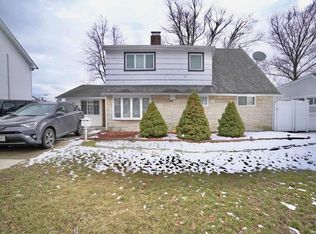 68 Constellation Rd, Levittown, NY 11756