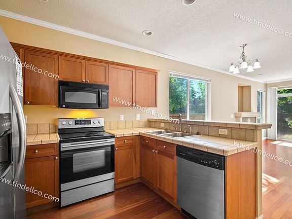 3rd image of 8223 N Foss Ave