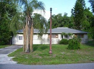 921 N Grove St, Eustis, FL 32726