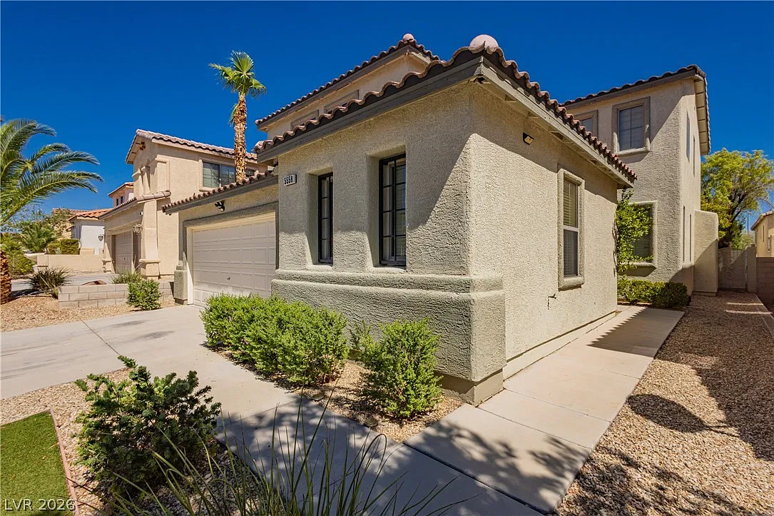 4 bed, 3.5 bath, 2522 sqft, $2,495 — Photo 4
