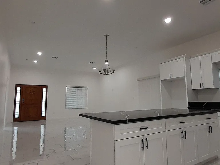 8332 Rea Ave — Photo 4