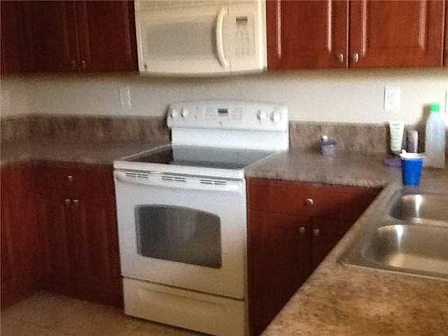 2nd image of 448 SE 37th Pl #448