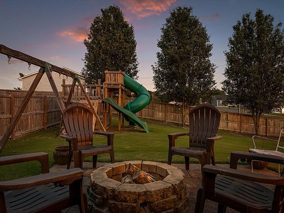 5th image of 239 Kailors Cove Cir
