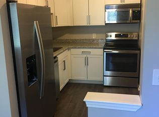 33903 Pondview Cir, Livonia, MI 48152