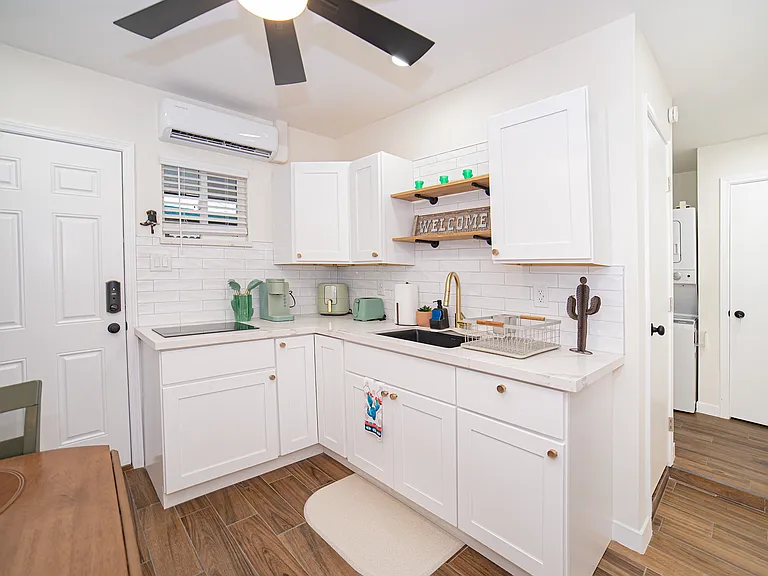 E 26th Pl — Photo 7