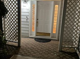 4 Willow Run, Dayton, NJ