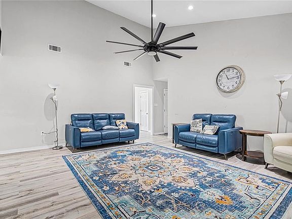 4th image of 7174 Ashton Ct