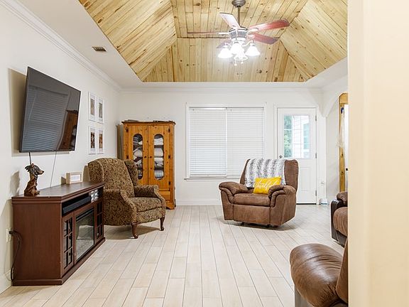 4th image of 5770 Emily Ln