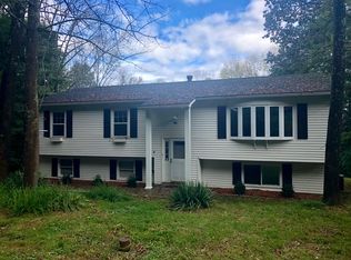 126 Skylark Rd, Bloomingburg, NY 12721