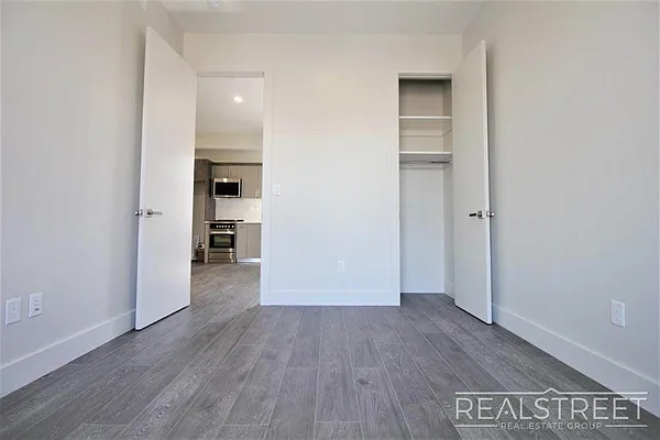 Rented by Real Street Inc | media 9